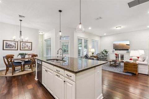 House in Winter Garden, Florida 5 bedrooms, 327.48 sq.m. № 2202448 - photo 17