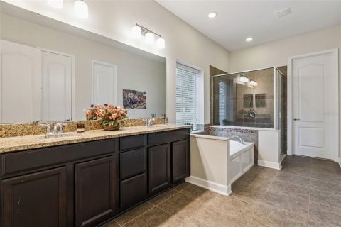 House in Winter Garden, Florida 5 bedrooms, 327.48 sq.m. № 2202448 - photo 25