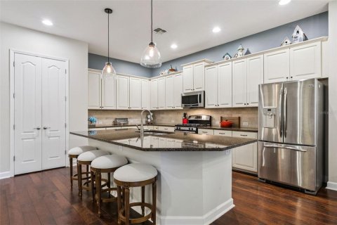 House in Winter Garden, Florida 5 bedrooms, 327.48 sq.m. № 2202448 - photo 15