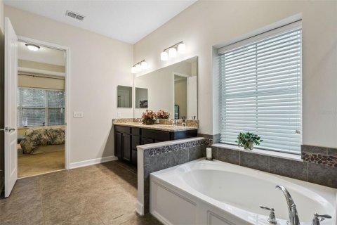 House in Winter Garden, Florida 5 bedrooms, 327.48 sq.m. № 2202448 - photo 27
