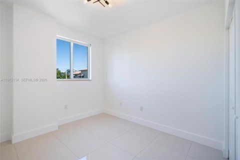 Condo in Miami, Florida, 3 bedrooms  № 2042294 - photo 13