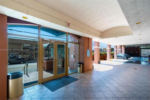 Condo in Miami, Florida, 3 bedrooms  № 2042294 - photo 18