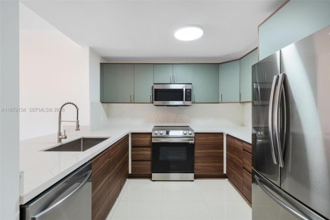 Condo in Miami, Florida, 3 bedrooms  № 2042294 - photo 4