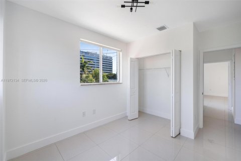 Condo in Miami, Florida, 3 bedrooms  № 2042294 - photo 21