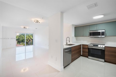 Condo in Miami, Florida, 3 bedrooms  № 2042294 - photo 2