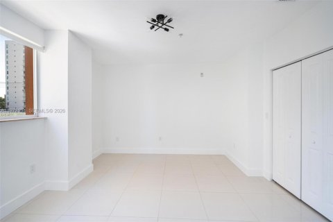 Condo in Miami, Florida, 3 bedrooms  № 2042294 - photo 22