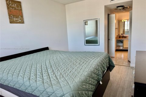 Снять в аренду кондоминиум в Санни-Айлс-Бич, Флорида 1 спальня, 70.79м2, № 1956336 - фото 7