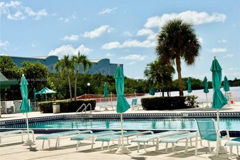 Снять в аренду кондоминиум в Санни-Айлс-Бич, Флорида 1 спальня, 70.79м2, № 1956336 - фото 22