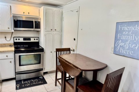 Снять в аренду кондоминиум в Санни-Айлс-Бич, Флорида 1 спальня, 70.79м2, № 1956336 - фото 4