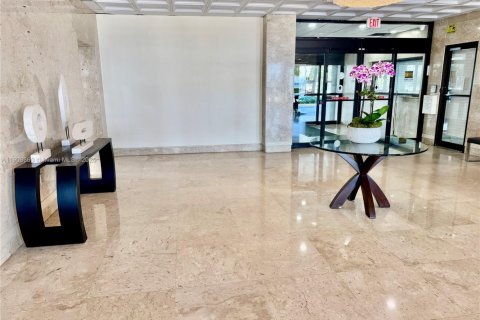 Снять в аренду кондоминиум в Санни-Айлс-Бич, Флорида 1 спальня, 70.79м2, № 1956336 - фото 18