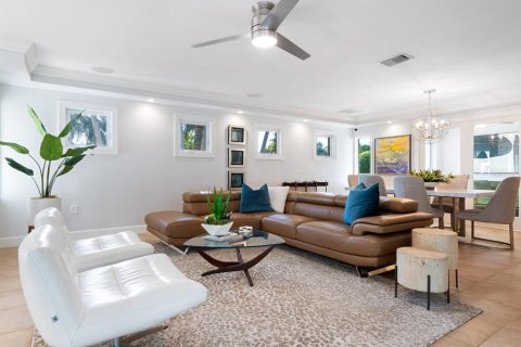 Villa ou maison à louer à Sarasota, Floride: 3 chambres, 229.93 m2 № 2093398 - photo 6