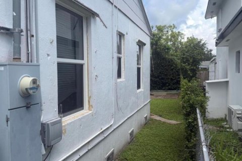 House in Miami, Florida 3 bedrooms, 117.71 sq.m. № 2381656 - photo 3