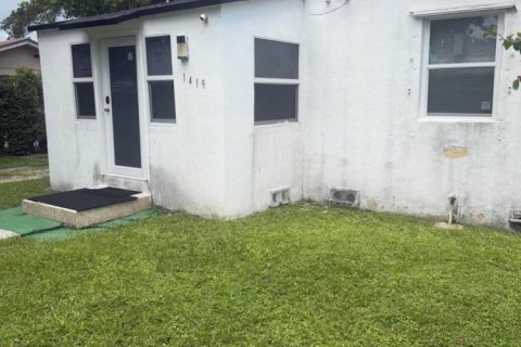 House in Miami, Florida 3 bedrooms, 117.71 sq.m. № 2381656 - photo 2