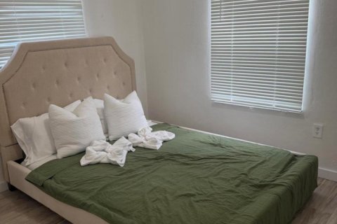 House in Miami, Florida 3 bedrooms, 117.71 sq.m. № 2381656 - photo 15