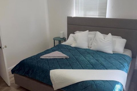 House in Miami, Florida 3 bedrooms, 117.71 sq.m. № 2381656 - photo 13