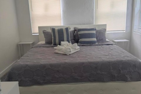 House in Miami, Florida 3 bedrooms, 117.71 sq.m. № 2381656 - photo 17