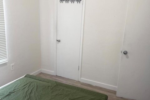 House in Miami, Florida 3 bedrooms, 117.71 sq.m. № 2381656 - photo 16
