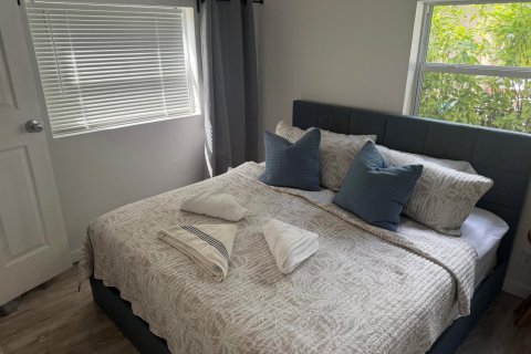 House in Miami, Florida 3 bedrooms, 117.71 sq.m. № 2381656 - photo 11