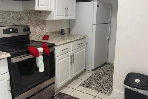 House in Miami, Florida 3 bedrooms, 117.71 sq.m. № 2381656 - photo 21