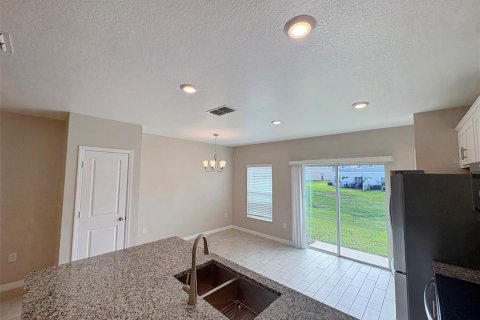 Touwnhouse à vendre à Davenport, Floride: 3 chambres, 134.34 m2 № 2430742 - photo 13