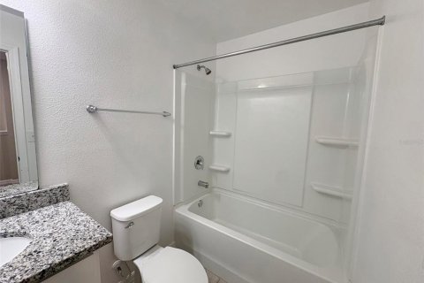 Touwnhouse à vendre à Davenport, Floride: 3 chambres, 134.34 m2 № 2430742 - photo 2
