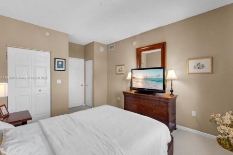 Condominio en venta en West Palm Beach, Florida, 2 dormitorios, 91.97 m2 № 2013466 - foto 12