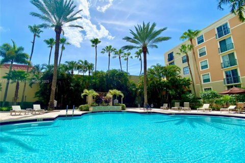 Condominio en venta en West Palm Beach, Florida, 2 dormitorios, 91.97 m2 № 2013466 - foto 4