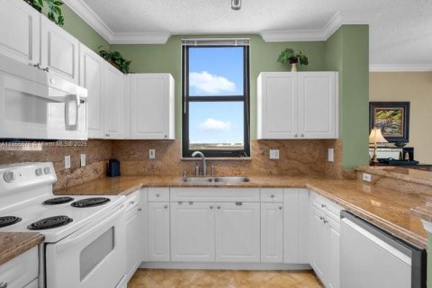 Condominio en venta en West Palm Beach, Florida, 2 dormitorios, 91.97 m2 № 2013466 - foto 2