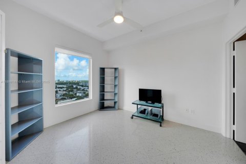 Снять в аренду кондоминиум в Майами, Флорида 2 спальни, 93.74м2, № 1952285 - фото 11