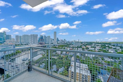 Снять в аренду кондоминиум в Майами, Флорида 2 спальни, 93.74м2, № 1952285 - фото 9