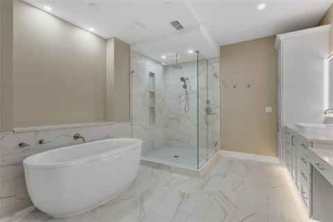 Condominio en venta en Tierra Verde, Florida, 4 dormitorios, 290.41 m2 № 1894787 - foto 24