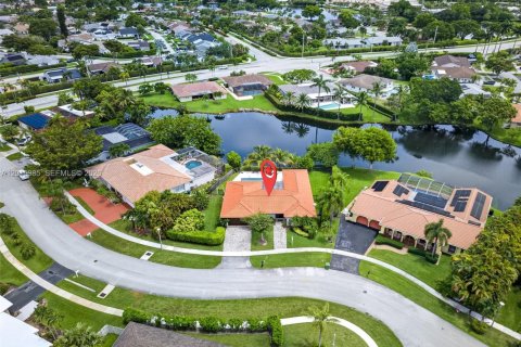 Casa en venta en Weston, Florida, 5 dormitorios, 236.9 m2 № 2168646 - foto 10