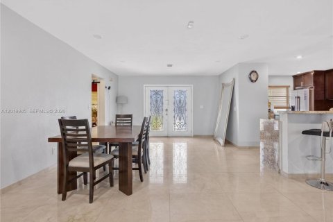Casa en venta en Weston, Florida, 5 dormitorios, 236.9 m2 № 2168646 - foto 12