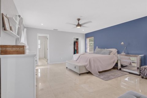 Casa en venta en Weston, Florida, 5 dormitorios, 236.9 m2 № 2168646 - foto 21