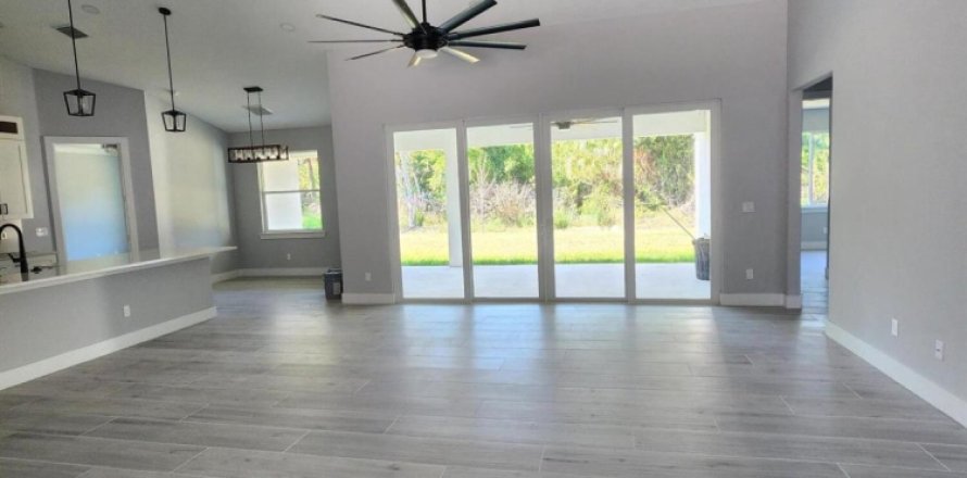 Casa en Fort Pierce, Florida 4 dormitorios, 203.46 m2 № 1152172