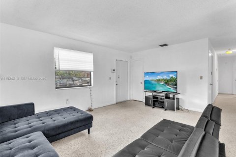 Villa ou maison à vendre à Miami Gardens, Floride: 3 chambres, 104.52 m2 № 1987312 - photo 10