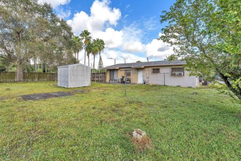 Villa ou maison à vendre à Miami Gardens, Floride: 3 chambres, 104.52 m2 № 1987312 - photo 25