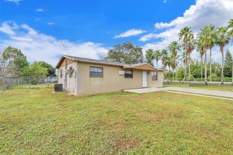 Villa ou maison à vendre à Miami Gardens, Floride: 3 chambres, 104.52 m2 № 1987312 - photo 7