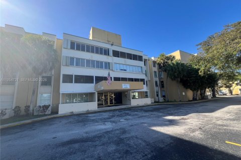 Condo in Miami, Florida, 2 bedrooms  № 2079590