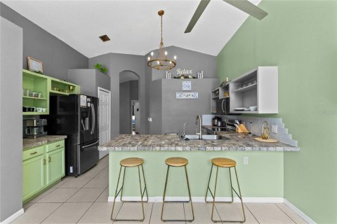 House in Kissimmee, Florida 5 bedrooms, 219.71 sq.m. № 2323985 - photo 7
