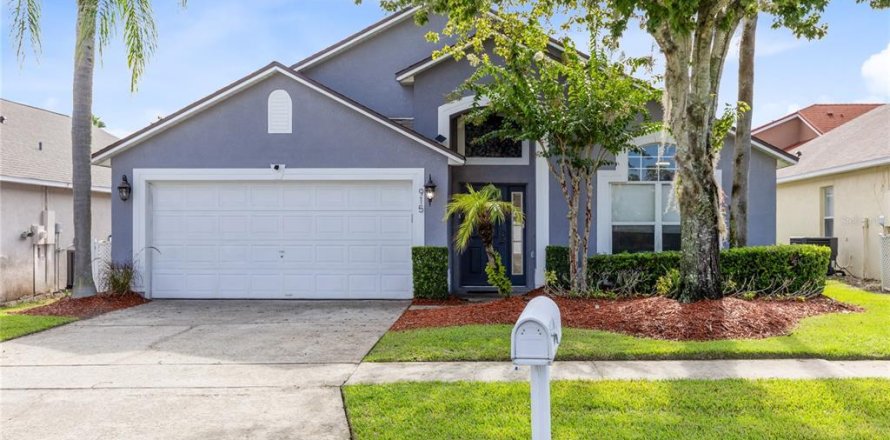 House in Kissimmee, Florida 5 bedrooms, 219.71 sq.m. № 2323985