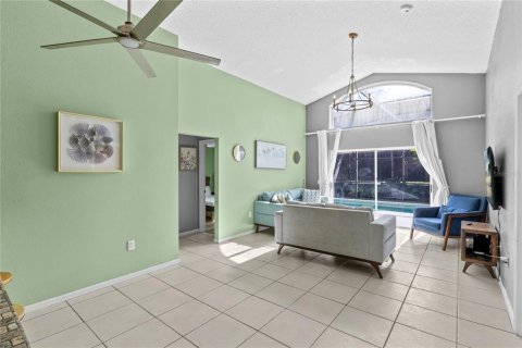 House in Kissimmee, Florida 5 bedrooms, 219.71 sq.m. № 2323985 - photo 8