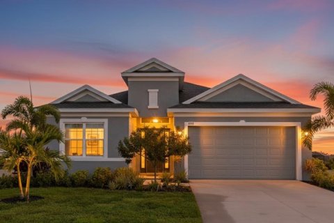 House in Parrish, Florida 4 bedrooms, 216.18 sq.m. № 2284327