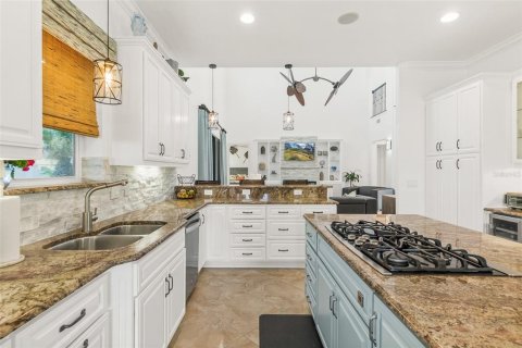 House in Palm Coast, Florida 5 bedrooms, 394.46 sq.m. № 2223459 - photo 26