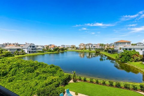 House in Palm Coast, Florida 5 bedrooms, 394.46 sq.m. № 2223459 - photo 6