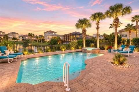 House in Palm Coast, Florida 5 bedrooms, 394.46 sq.m. № 2223459 - photo 7