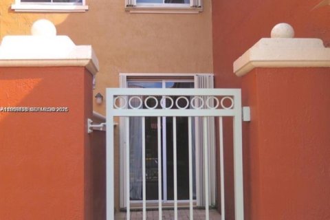 Condo in Doral, Florida, 3 bedrooms № 2062461 - photo 3