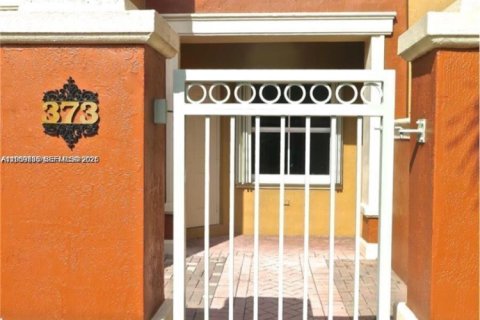 Condo in Doral, Florida, 3 bedrooms № 2062461 - photo 27