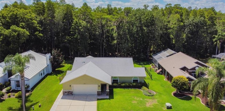 House in New Port Richey, Florida 3 bedrooms, 172.8 sq.m. № 2430358