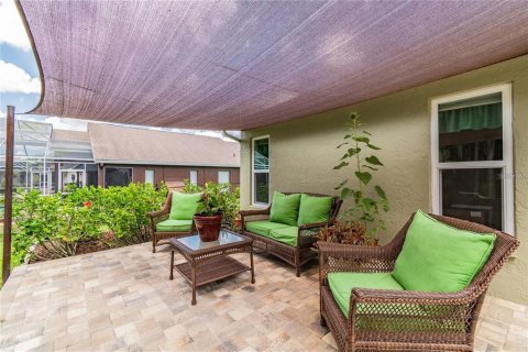 House in New Port Richey, Florida 3 bedrooms, 172.8 sq.m. № 2430358 - photo 6